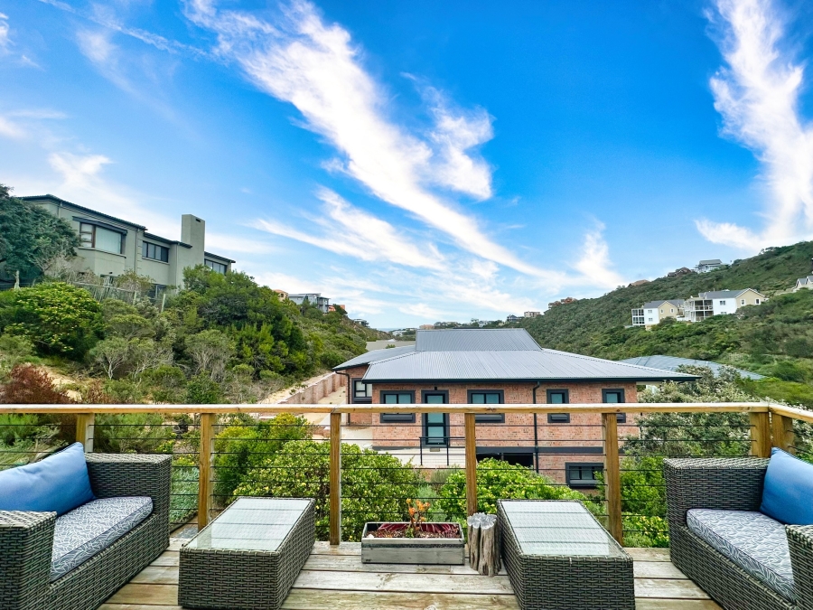5 Bedroom Property for Sale in Cola Beach Western Cape